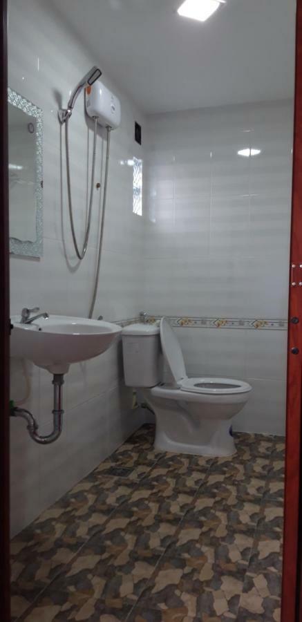 Lucky 190 Guest House Chau Doc Bagian luar foto