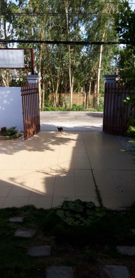 Lucky 190 Guest House Chau Doc Bagian luar foto